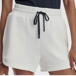 Varley Ollie shorts high rise 3.5 in NWT